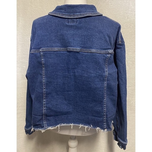 Ava & Viv Women's Plus Cropped Lightweight Denim Jacket Darkwash Size 1X - Picture 5 of 10